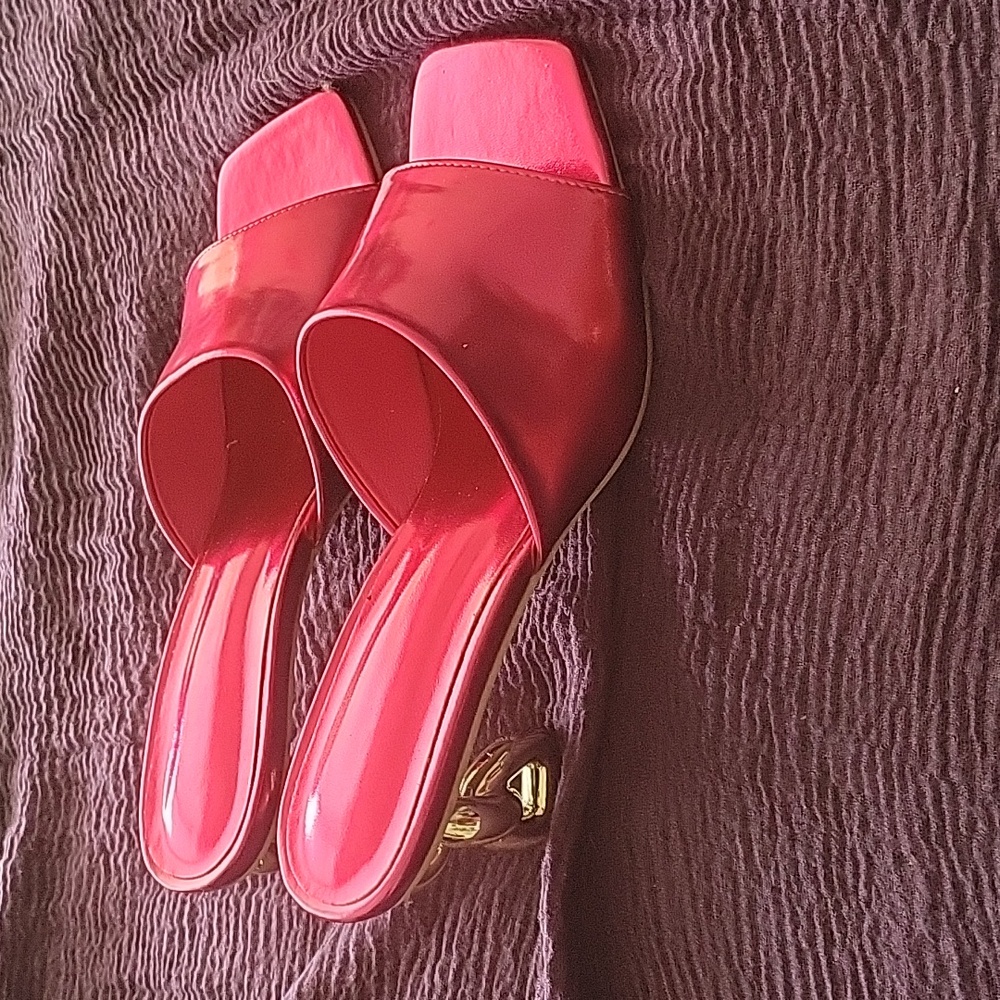 Heels - Picture 3 of 3